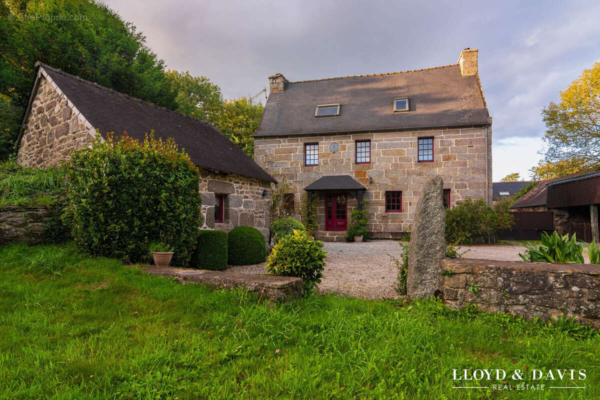 176 m² à Kergrist-Moelou  - photo 5