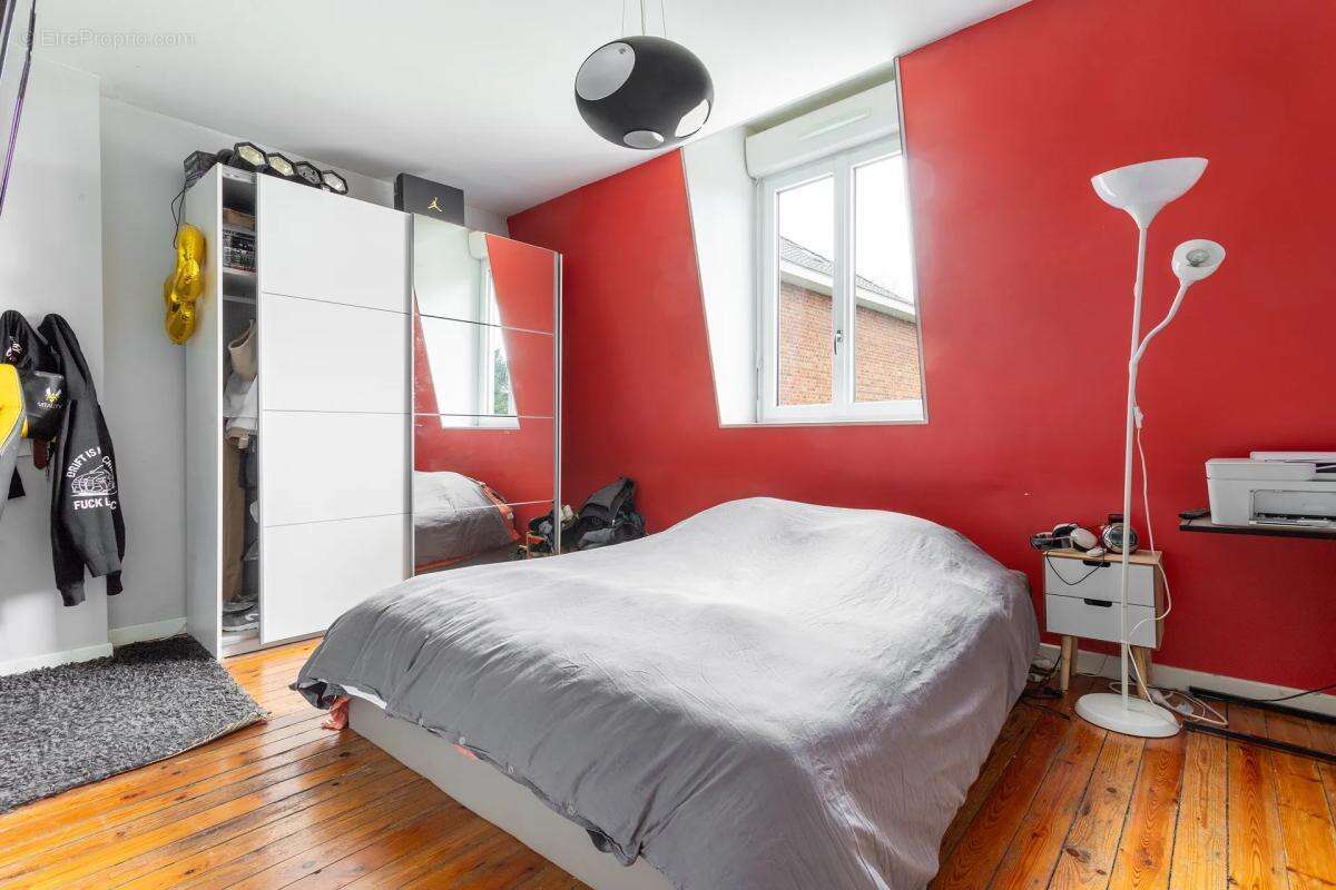 Maison à LA CHAPELLE-D'ARMENTIERES