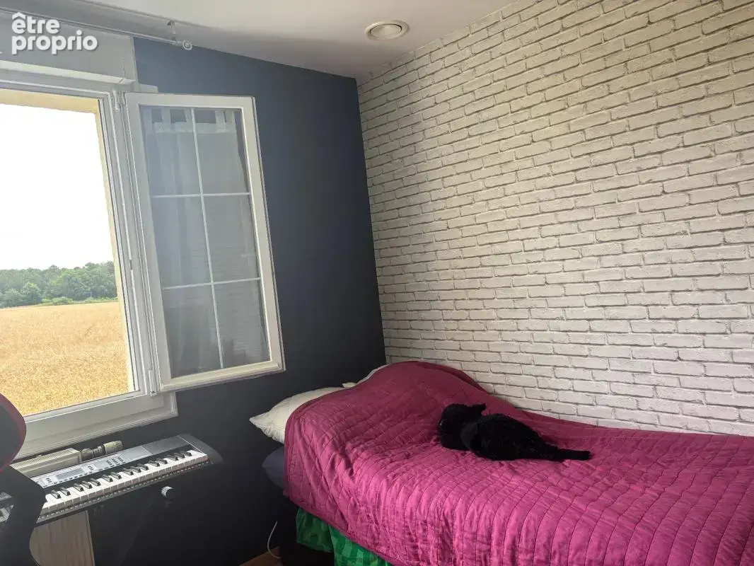 Exclusivité – Maison familiale 4 chambres au calme avec beau terrain et potentiel d’évolution - Bains sur Oust - photo 8