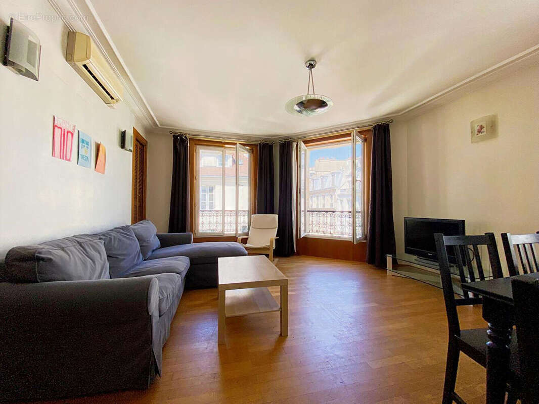 Appartement à PARIS-3E