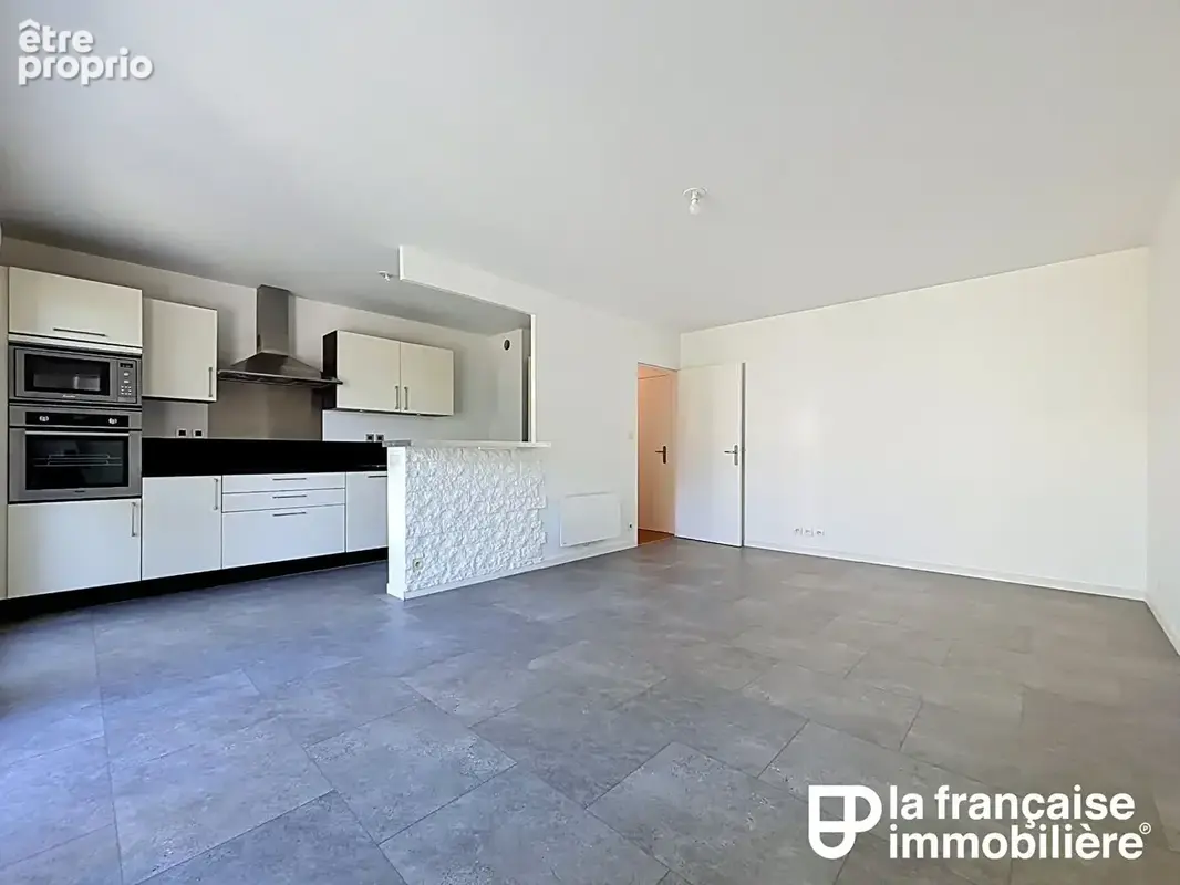 A VENDRE - T4 de 78.80 m² hab avec garage et balcon - photo 2