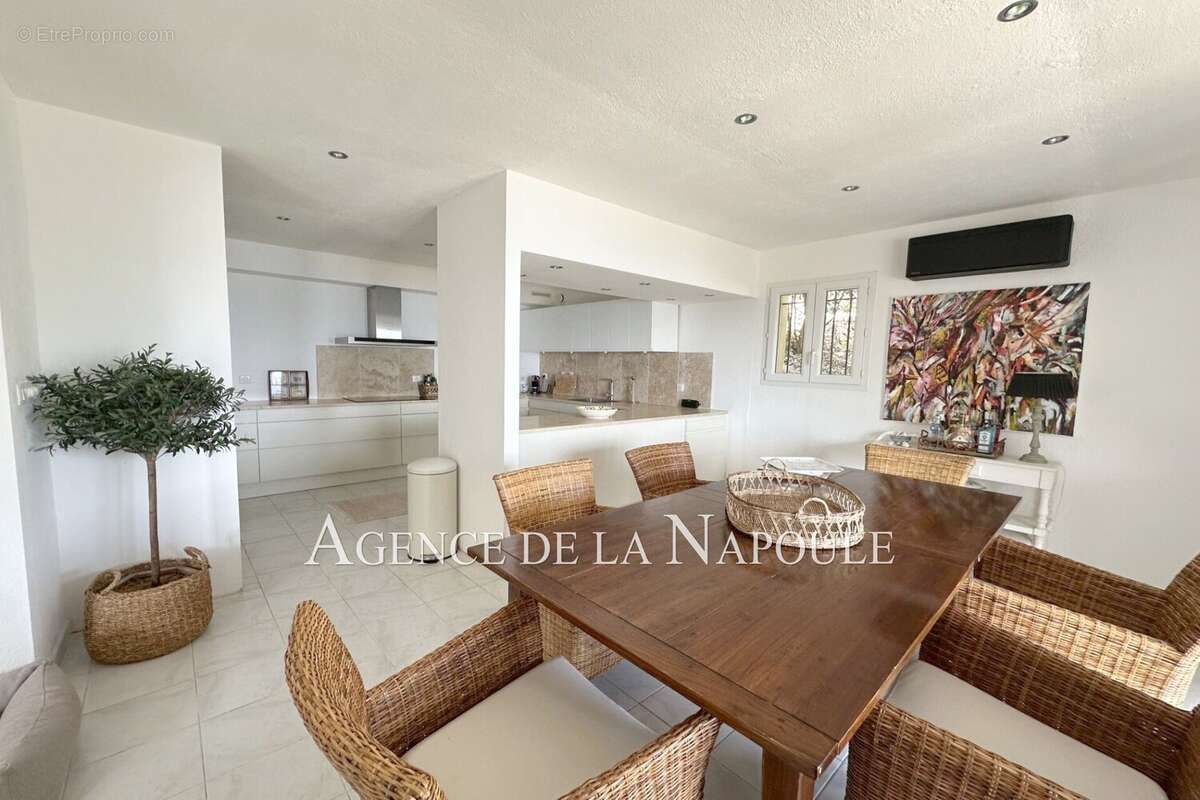 Maison à THEOULE-SUR-MER