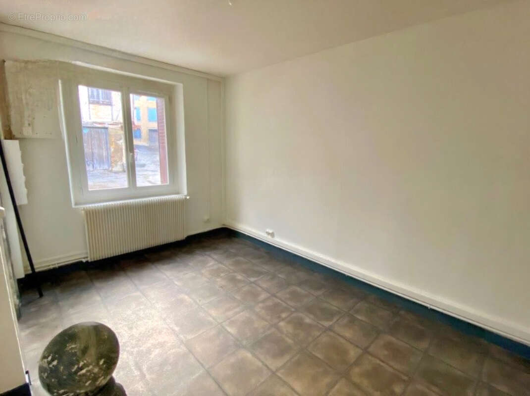 Appartement à LABRUGUIERE