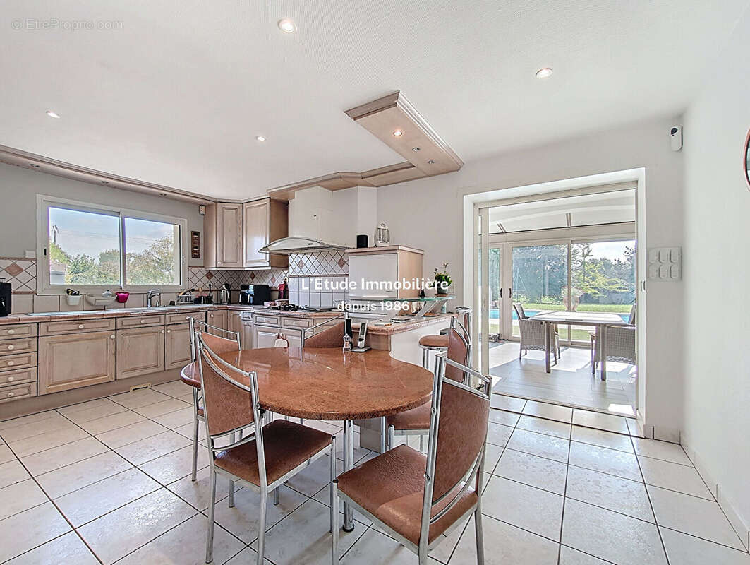 Maison à FONTAINES-SAINT-MARTIN