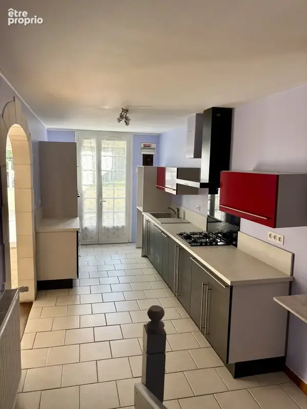 Maison R+1 T4 avec garage, cour et parcelles non attenantes - photo 7