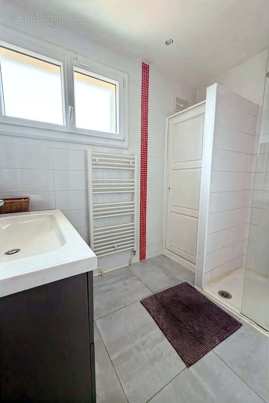 Maison à CONDE-SAINTE-LIBIAIRE