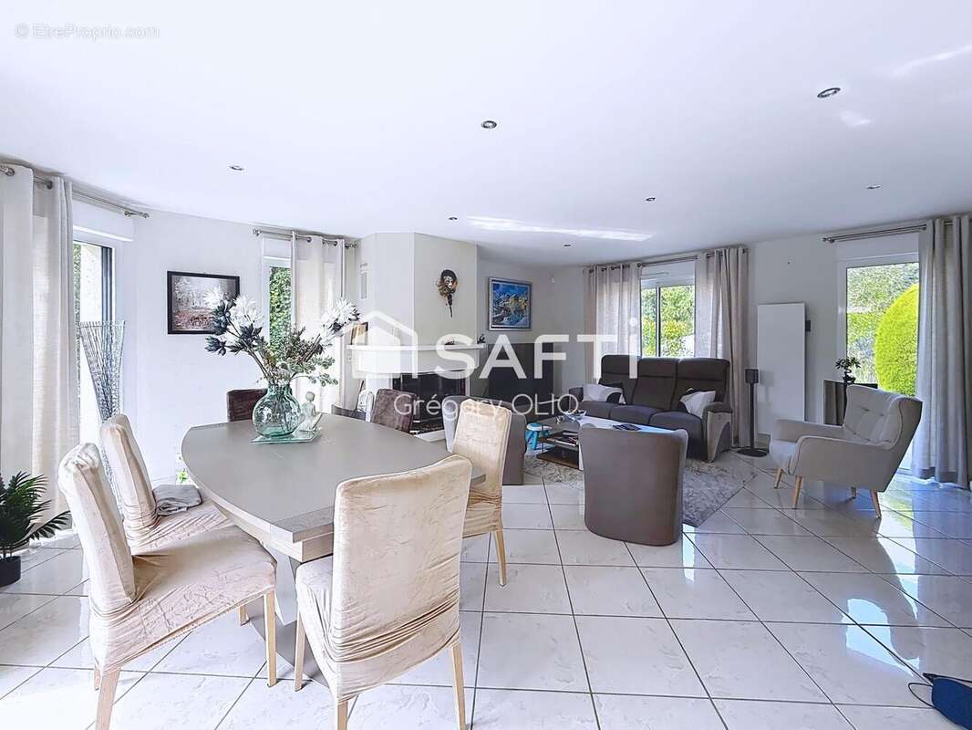 Maison 194 m² à Vieille-Eglise-En-Yvelines  - photo 3