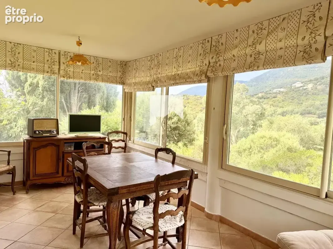 Cavalaire -  Maison 220 m² plus bergerie sur 7500m² de terrain - photo 5