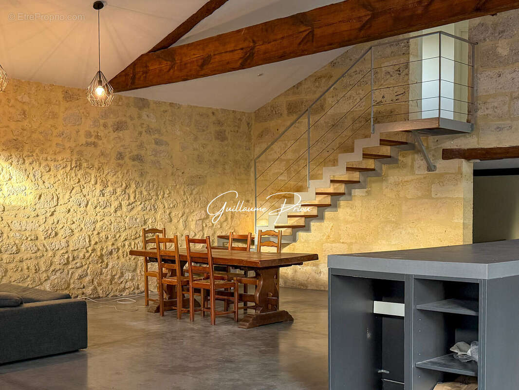 Maison 242 m² à Saint-Andre-De-Cubzac  - photo 10