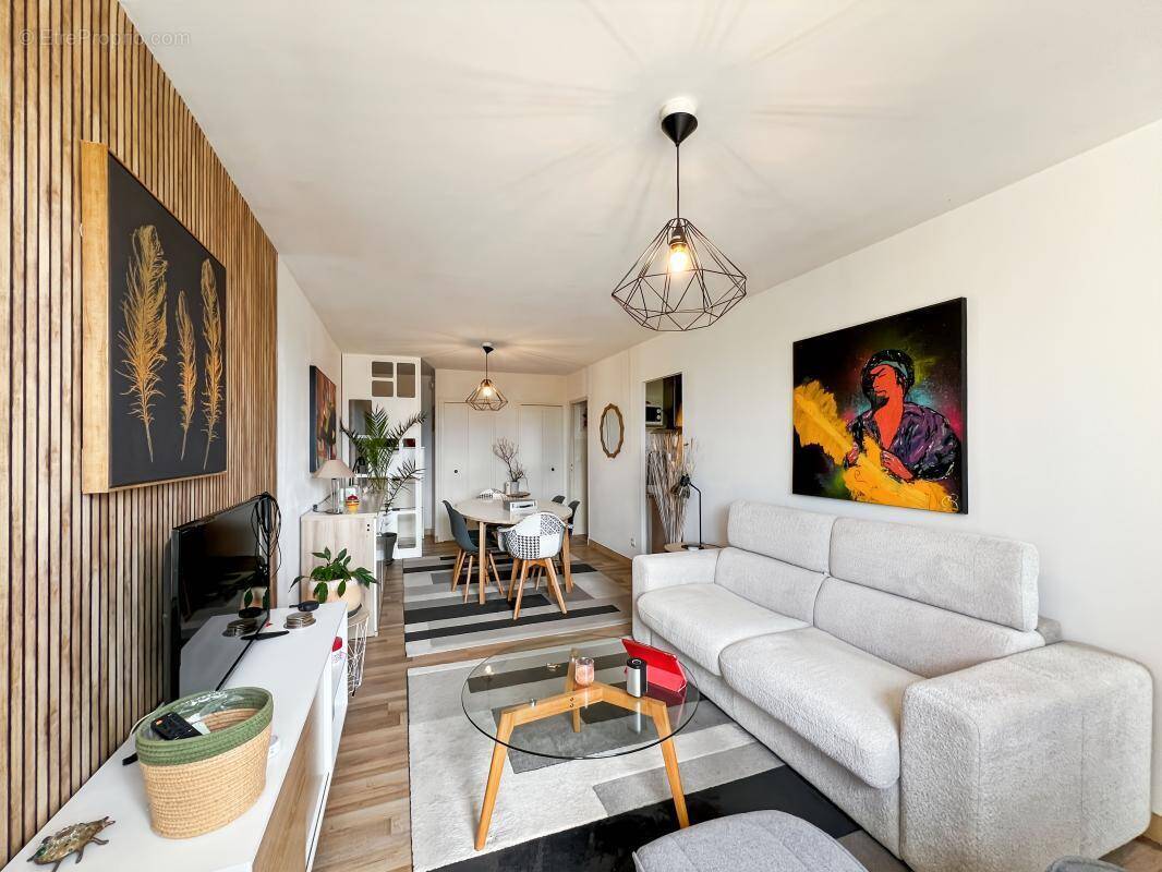 Appartement à LIVRON-SUR-DROME