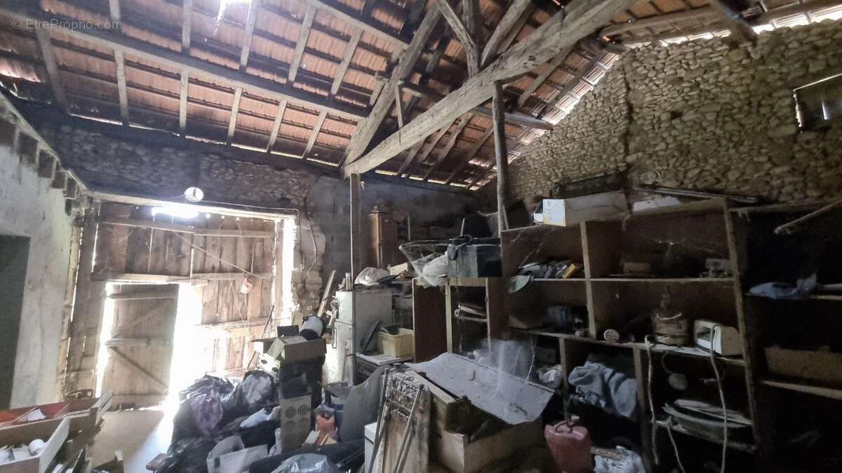 Maison à SAINT-AMAND-DE-VERGT