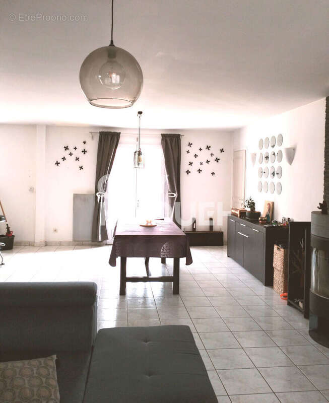 Maison à VERNOU-LA-CELLE-SUR-SEINE