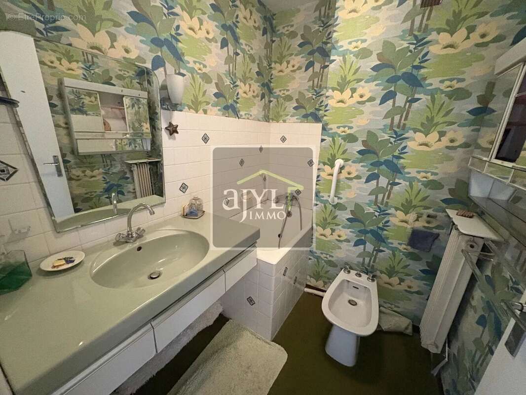 Appartement à SAUSSET-LES-PINS