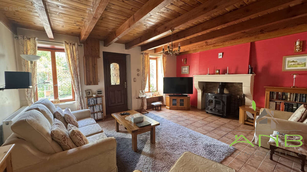 Maison 136 m² à Saint-Adjutory  - photo 7