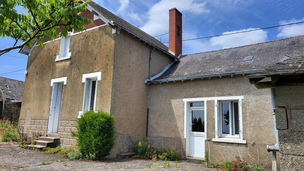 Maison à RIAILLE