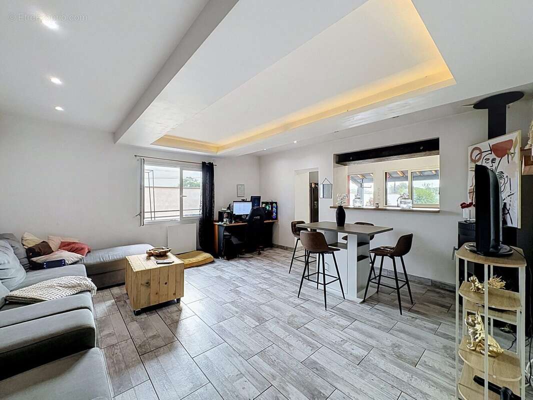 Maison 83 m² à Villemade  - photo 3