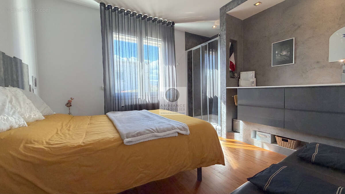 Maison à GUILHERAND-GRANGES