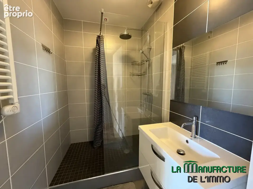 Appartement F3 - 72,58M2 - 2 Caves - Garage - Saint-Etienne/ Bergson - La Terrasse - photo 10