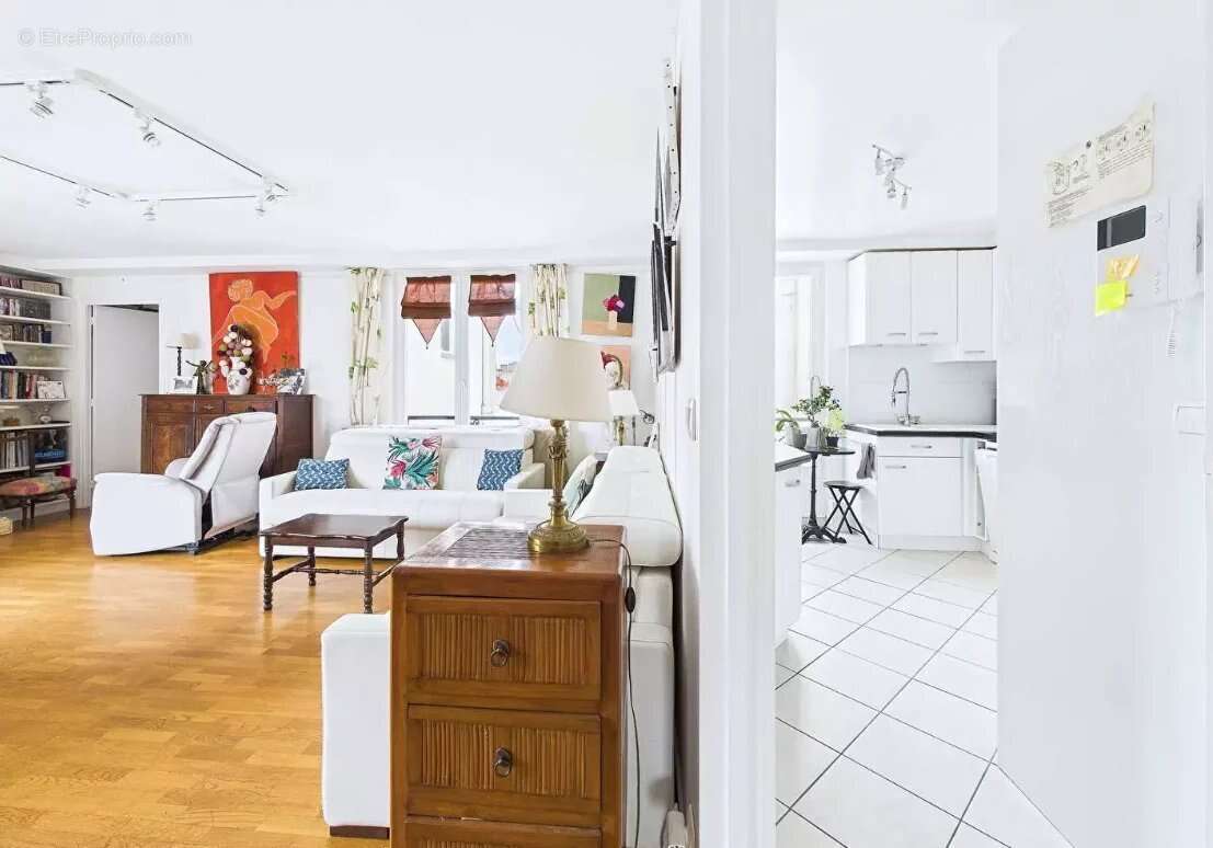 Appartement à PARIS-17E