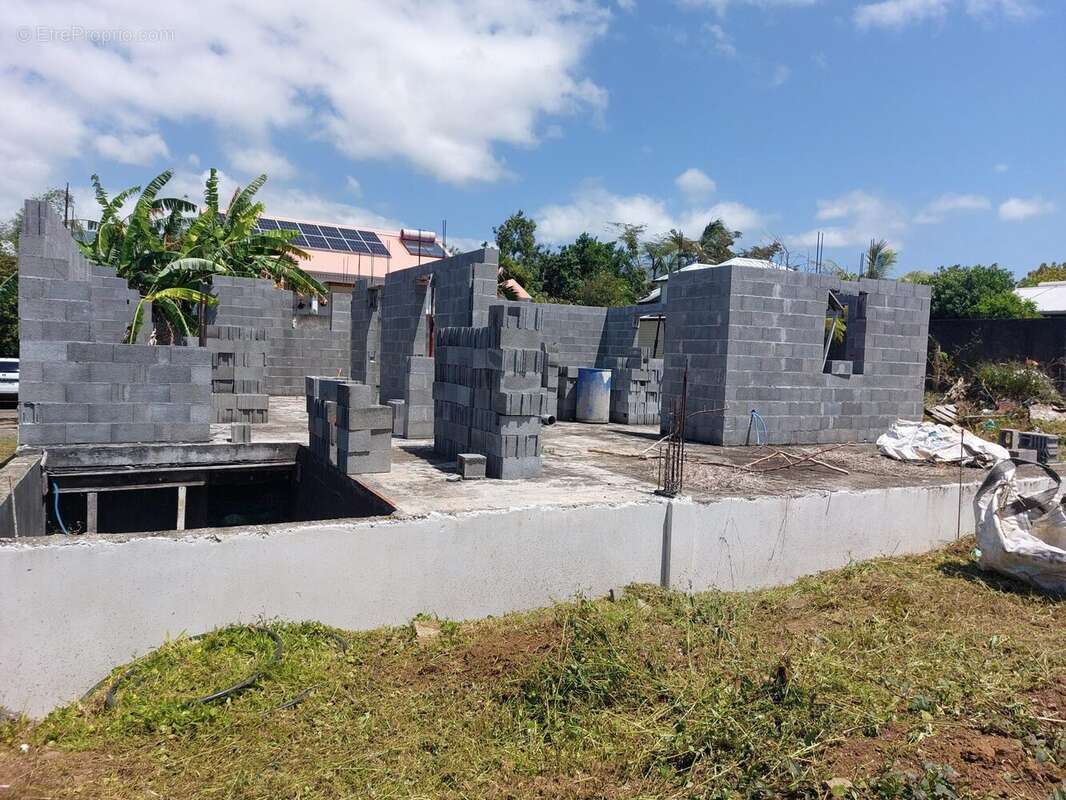 Terrain à SAINTE-SUZANNE