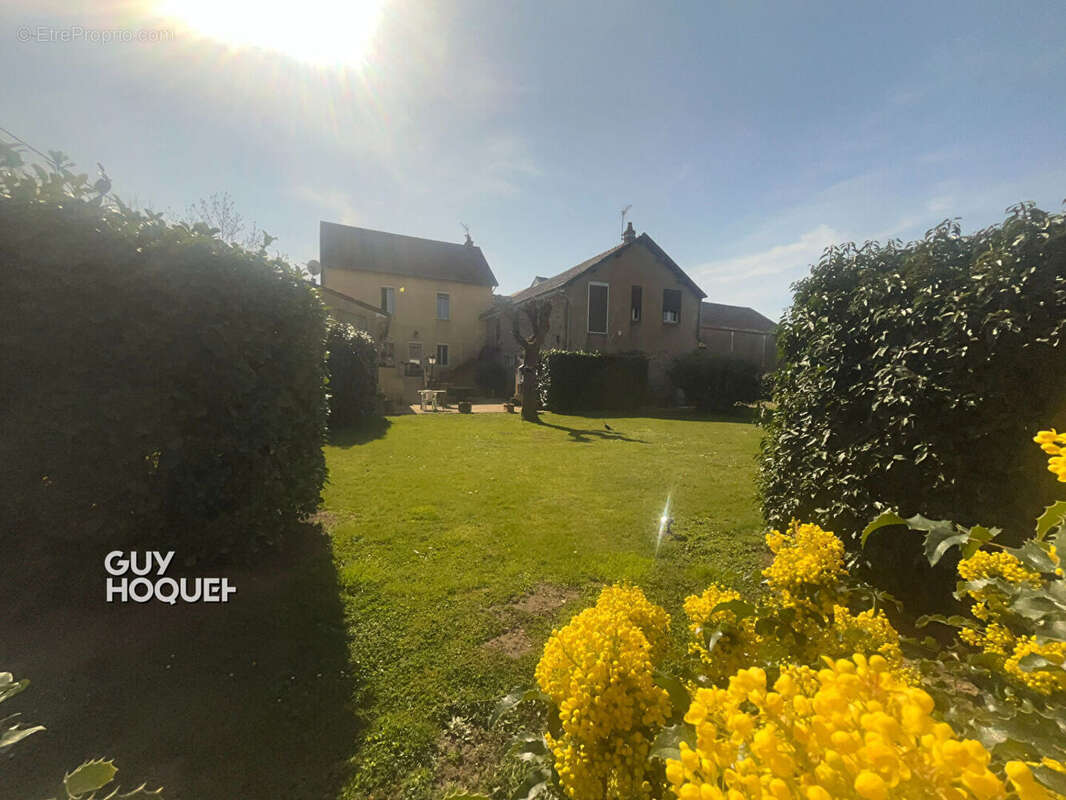 Maison à TOULON-SUR-ARROUX