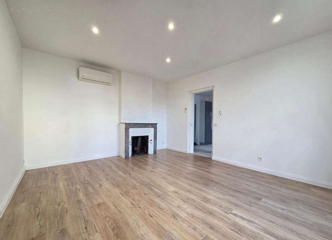 Photo 3 - Maison à MONTENDRE