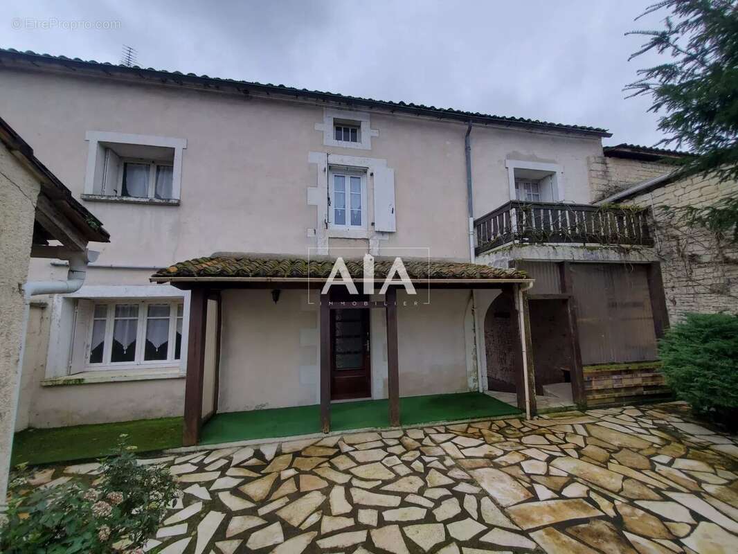 Maison à COULONGES