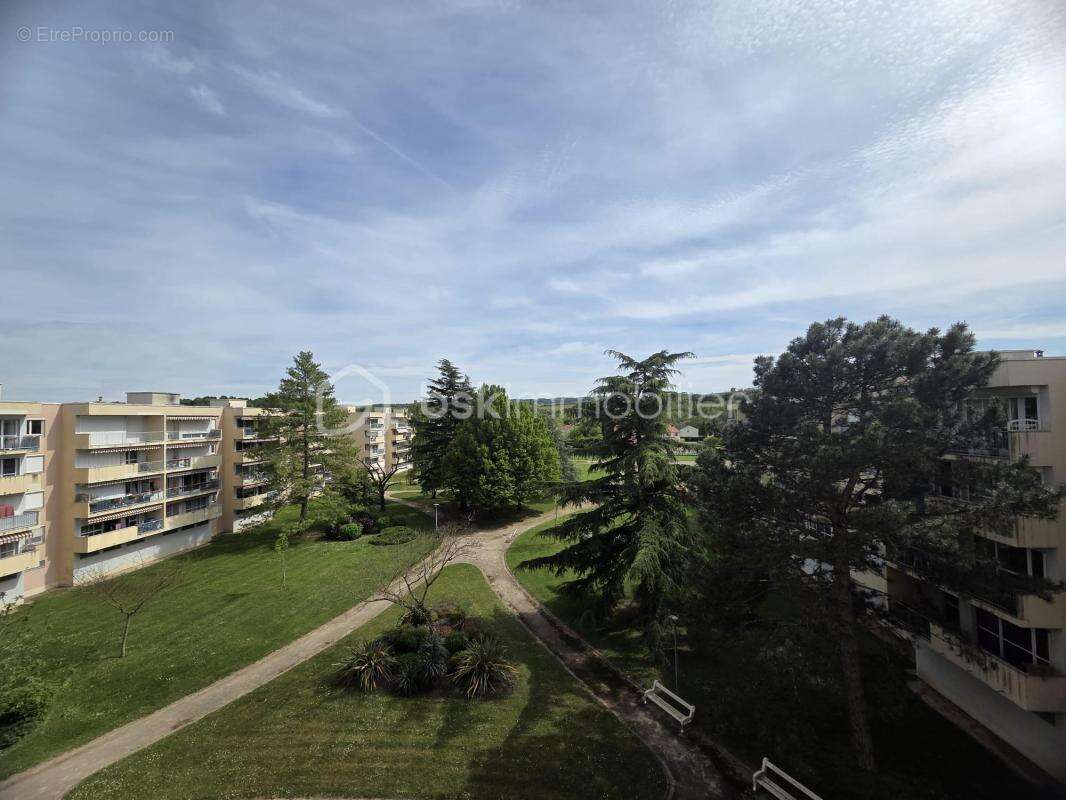 Appartement à SAINT-SYMPHORIEN-D'OZON