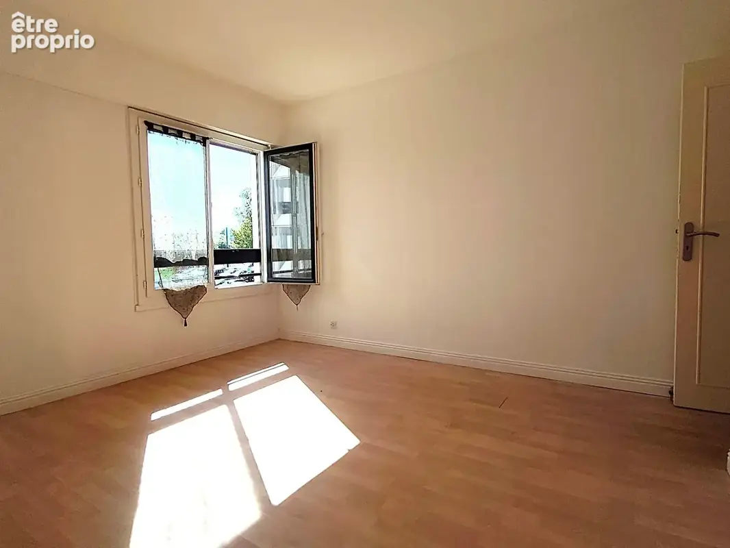 Baisse de prix - t4 rénové de 93 m² - 3 chambres - ascenseur - cave - photo 7
