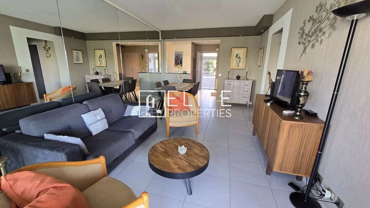 Appartement à VILLENEUVE-LOUBET