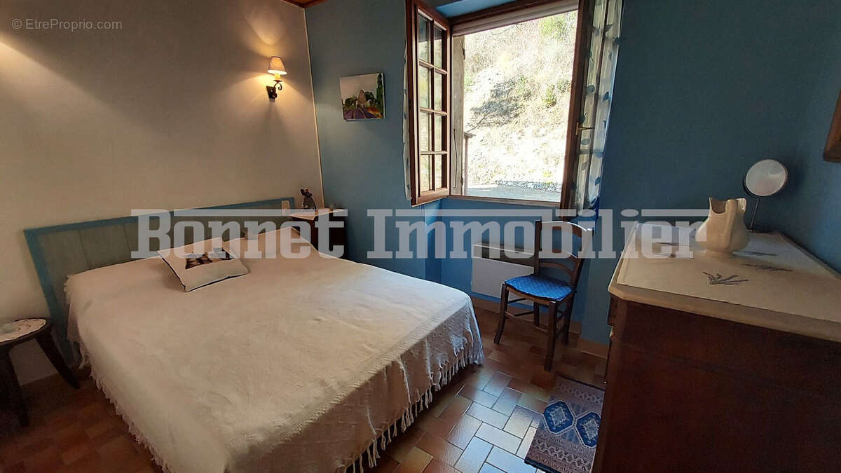 Maison à SAINT-FERREOL-TRENTE-PAS