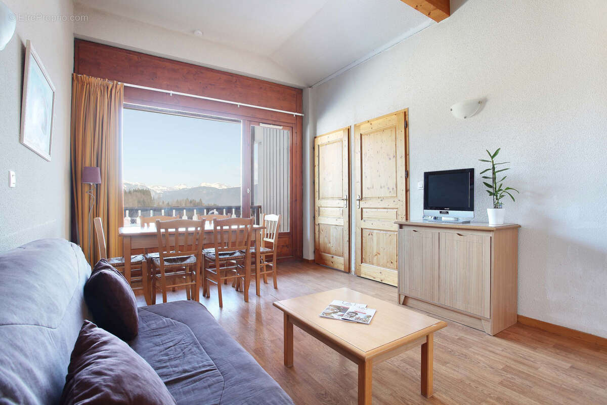 Appartement à MORILLON