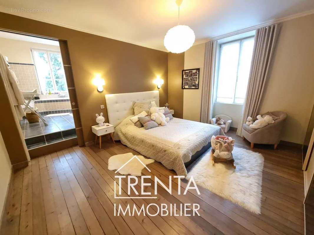 Maison à SAINT-JEAN-DE-MOIRANS