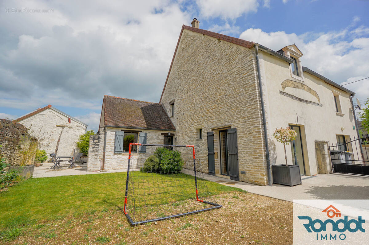 Maison à PICHANGES