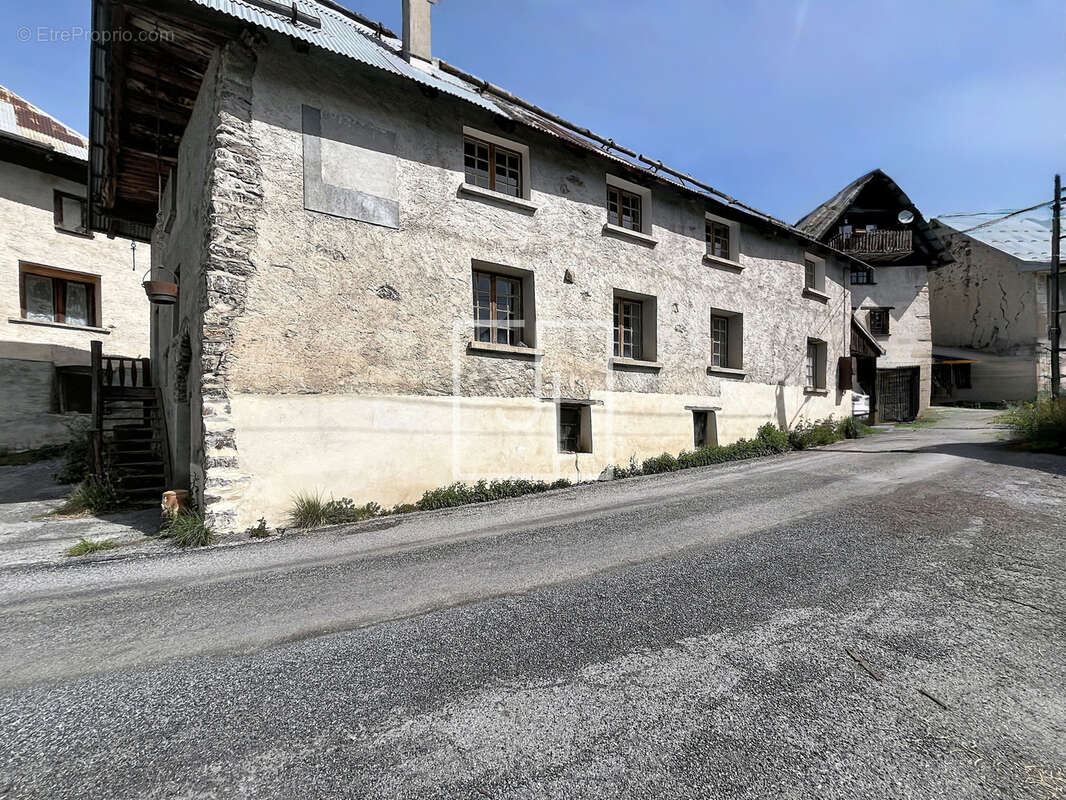 Maison à SAINT-PAUL-SUR-UBAYE