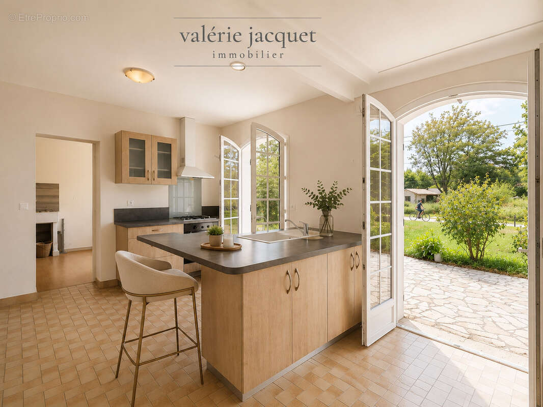 Maison familiale de 4 chambres avec vie de plain-pied   3 150 m2 de terrain   À 5 minutes à pied du centre-vil - photo 4