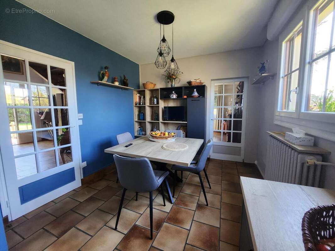 Maison 211 m² à Monguilhem  - photo 3
