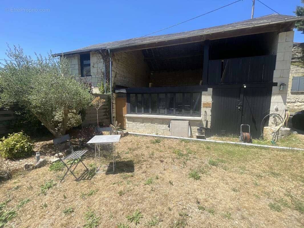À découvrir – Maison en pierre rénovée à Ranton - photo 11