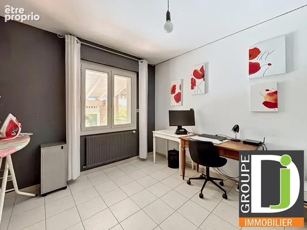 Maison plain-pied à vendre à Montmeyran, avec piscine et grand - photo 11