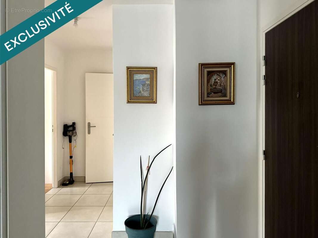 Photo 5 - Appartement à DECINES-CHARPIEU