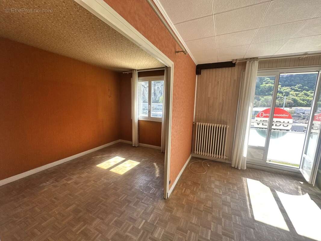 Appartement à FONTAINE