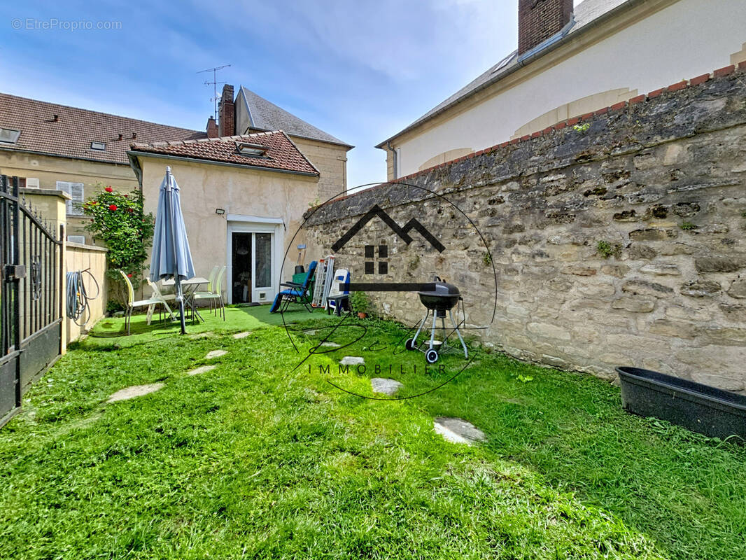 Appartement à MOUY