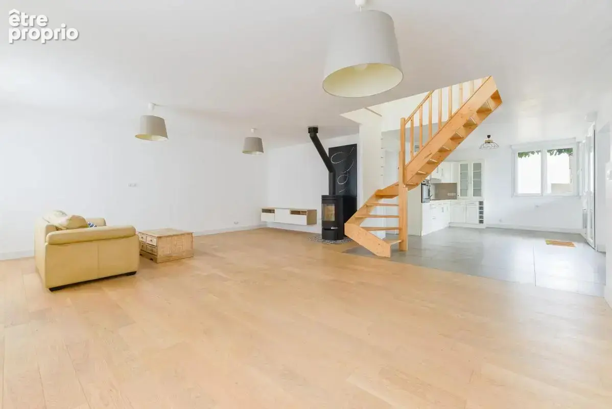 Maison de 8 pièces de 208 m² à Port-Saint-Père - photo 1
