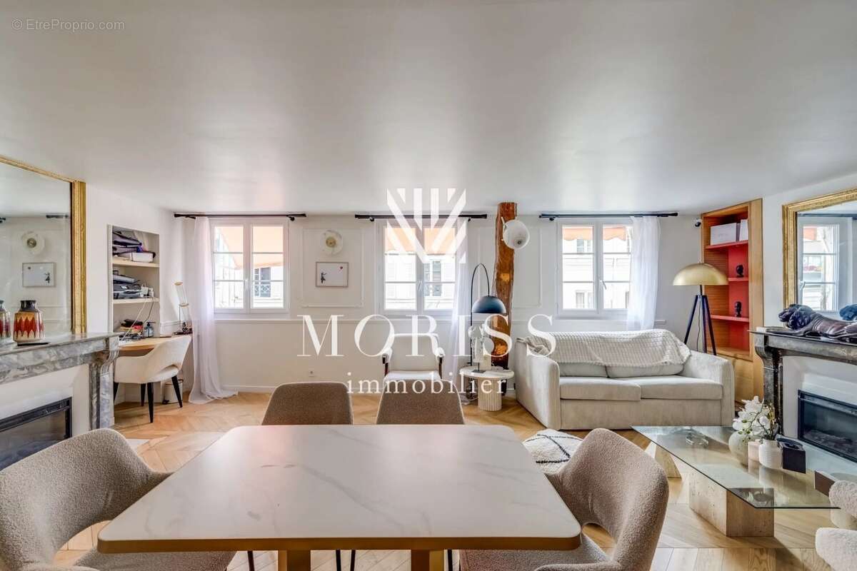 Appartement à PARIS-8E