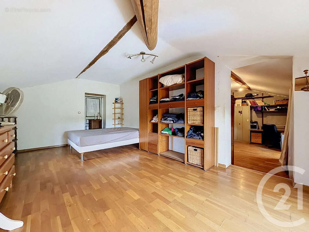 Maison 186 m² à Saint-Nauphary  - photo 12