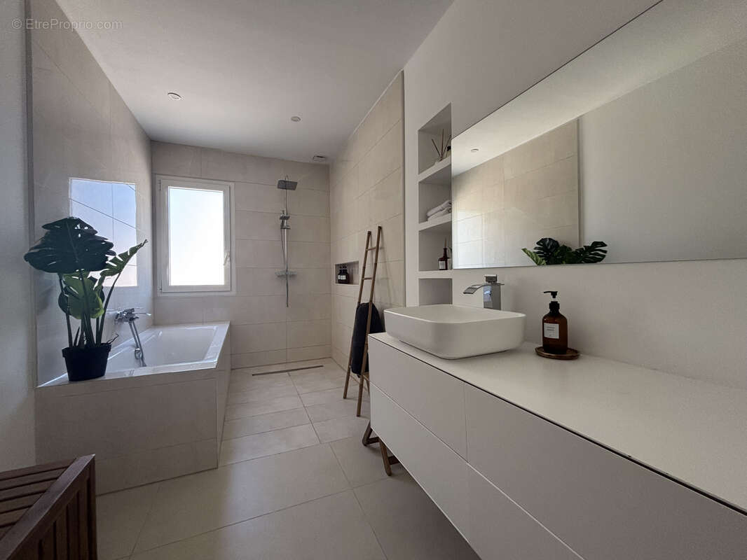 Maison à CHATEAURENARD