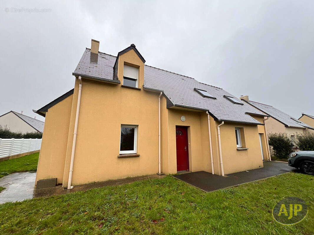 Maison à GRANDCHAMPS-DES-FONTAINES