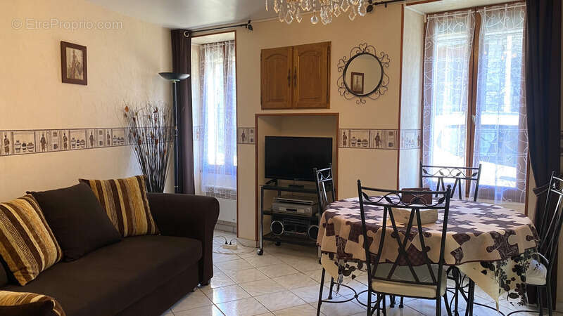 Maison à CHATEL-GERARD