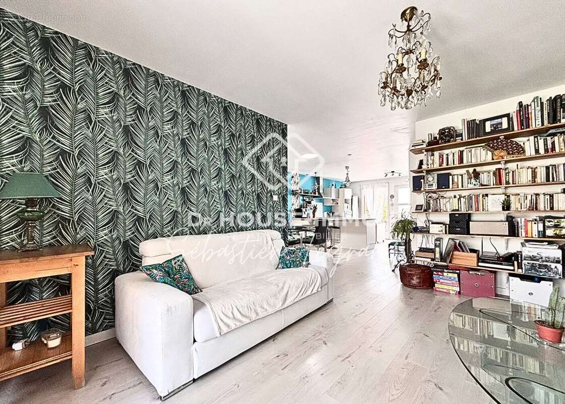 Maison à PAREMPUYRE