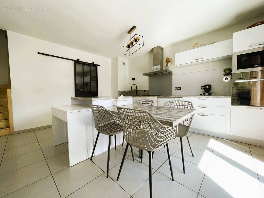 Maison à VEUREY-VOROIZE